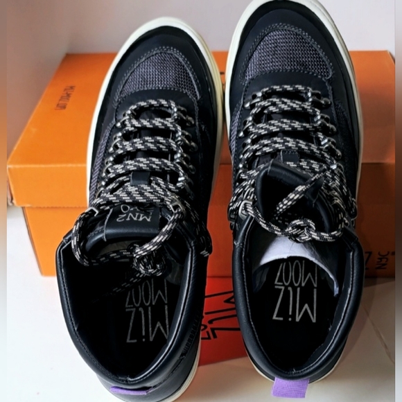 Miz Mooz Alpyne women's sports shoes, size 6.0, dark blue, leather. - Picture 8 of 14